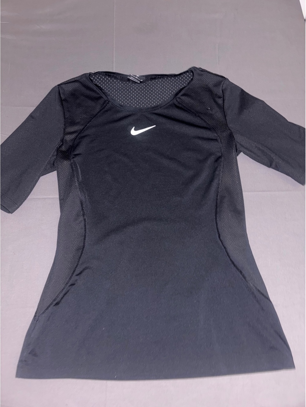 Nike Pro Women’s Medium Black Mesh Training Top Short Sleeve Fitted Athletic